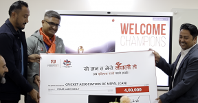डिशहोमले क्रिकेट खेलाडीलाई दियो नगद पुरस्कार