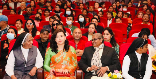 सानोमा स्टेजमा बोल्न नसकेकी शिवानी अहिले बनिन् प्रमुख अतिथि