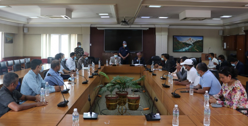 जानी जानी गल्ती गर्दिन, मौद्रिक नीति रोकेको होइनः अर्थमन्त्री शर्मा