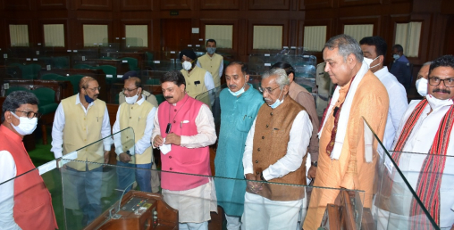 गुजरात चुनावः पुरानो राजनीतिक सूत्रदेखि नयाँ जातीय समीकरणसम्मलाई टिकट