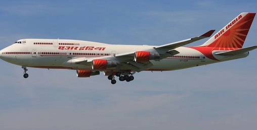 लन्डन उडेको एयर इन्डियाको जहाजमा पानी चुहिएर यात्रु निथ्रुक्कै