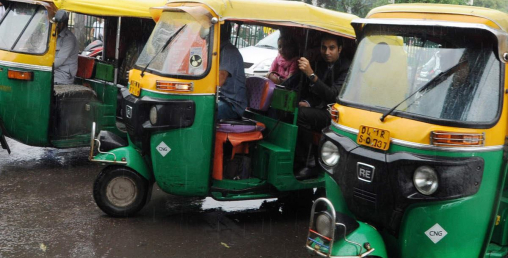 अटो रिक्सा अर्को पालिकामा जान नपाएपछि...