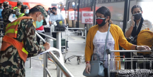 खाडीका दुई मुलुकबाट आए ३ सय १० नेपाली, ३ जनाको शव पनि ल्याइयो