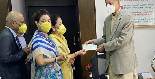 नेशनल लाईफले कोरोना कोषलाई दियो ५१ लाख
