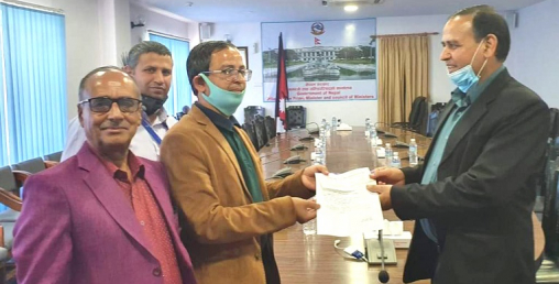 सन लाईफले पनि ३० लाखबढी सहयोग गर्यो