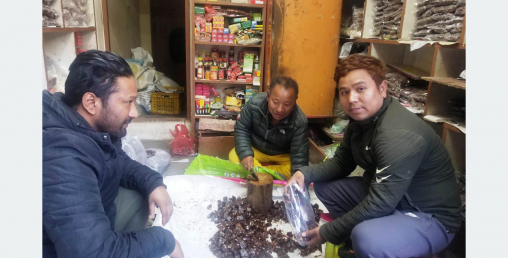 अत्याधिक बढ्यो चाकुको माग, व्यवसायीलाई भ्याइनभ्याइ