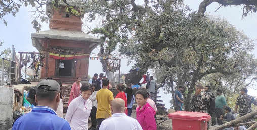 छिम्केश्वरी मन्दिरमा पित्तलको छानो