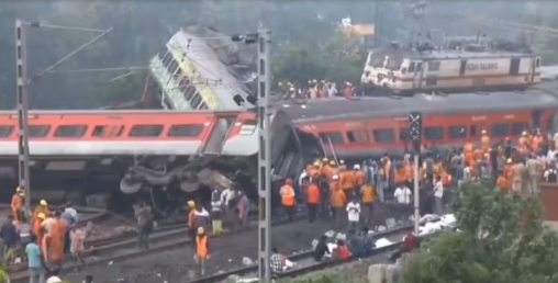 ओडिशामा भएको रेल दुर्घटनामा २३७ जनाको मृत्यु, घाइतेको संख्या ९००