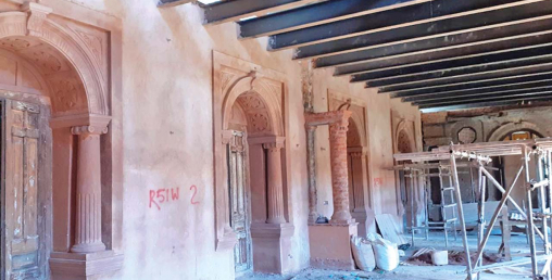 दरबार बन्दै, फल्स सिलिङ छैन