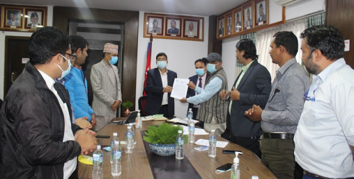 कसैको घाटा फाइदाभन्दा पनि देश बनाउने कुरा होः अर्थमन्त्री
