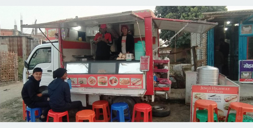 फिलीपिनी महिलासँग विश्वकर्माको फुट ट्रक यसरी बन्यो उदाहरण