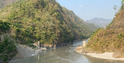 मुग्लिन–नारायणगढ खण्डको पहिरोले सम्झाउँछ घुमाउनेको अलपत्र पुल
