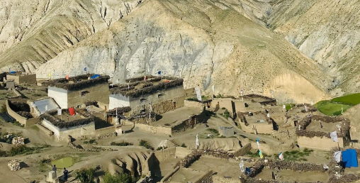 माटोले निर्माण गरिएका एक तले घर