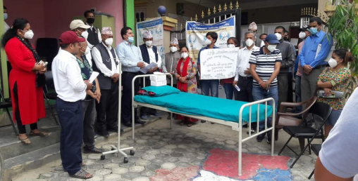 सिड्स धादिङले थाक्रे गाउँपालिकालाई स्वास्थ्य सामग्री सहयोग