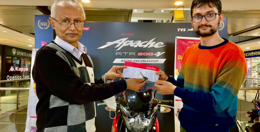 सिभिल मलमा सपिङ्ग गर्दा सुजन लामिछानेले जिते टिभिएस अपाचे आरटिआर बाइक