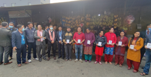 माछापुच्छ्रे बैंकले बनायो पोखरालाई क्युआर मय