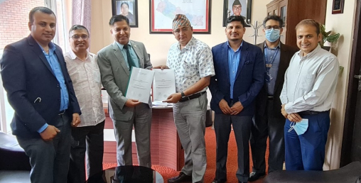 मेरो माइक्रोफाइनान्स र बैकल्पिक ऊर्जा प्रवर्द्धन केन्द्रबीच सम्झौता