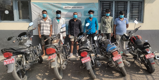 मोटरसाइकल चोरेर चलाइरहेका ६ जना पक्राउ