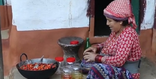 अचार बिक्रीबाट मनग्य आम्दानी