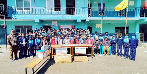 महालक्ष्मी विकास बैंकद्वारा विद्यालयलाई साइन्स ल्यावका लागि आवश्यक सामाग्रीहरु प्रदान