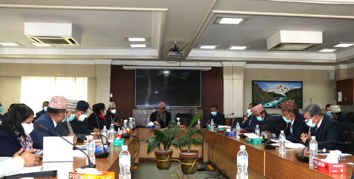 सचिवहरुलाई निर्देशन दिँदै अर्थमन्त्रीले भनेः खर्च गर्नुहोस् भनेर बारम्बार भन्न पर्ने