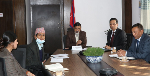 नेपाली उत्पादनलाई विश्व बजारमा पुर्याउन एडीबीसँग थप साझेदारी गर्नुपर्छः अर्थमन्त्री