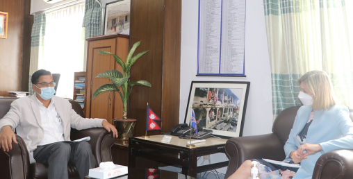 अर्थमन्त्री शर्मा र बेलायतका राजदुत पोलिटबिच शिष्टाचार भेट