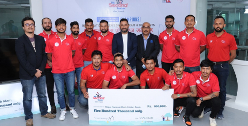 माई सेकेण्ड टिचरद्धारा क्रिकेट टोलीलाई ५ लाख र ४ डेब्युटेन्टस्लाई १ लाख हस्तान्तरण