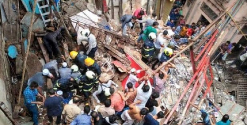 भारतमा एक्कासी चार तले भवन भत्किँदा ५० भन्दाबढी पुरिए, १२ वटा शव प्राप्त
