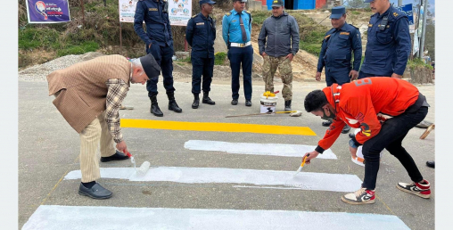 दिक्तेल बजारमा ‘जेब्राक्रस’ तथा ‘स्पिड ब्रेकर’ निर्माण
