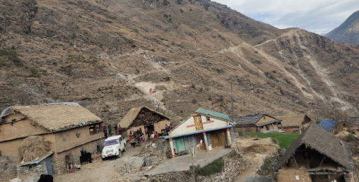 १० वर्षे जनयुद्धले थलिएको पिली डाँडा आगोले उजाड्यो