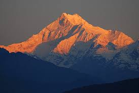 चार विदेशीसहित १४ जनाले गरे कञ्चनजङ्घा आरोहण