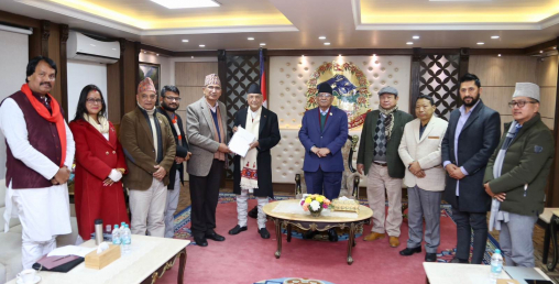 कार्यदलले  गठबन्धन संयोजक ओलीलाई बुझायो साझा कार्यक्रमको मस्यौदा