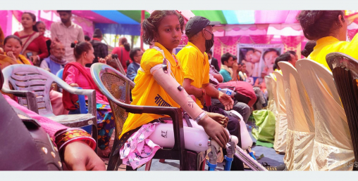 कृत्रिम हातखुट्टा पाउँदा मक्ख छिन् जन्मँदै हातखुट्टा नभएकी लक्ष्मी