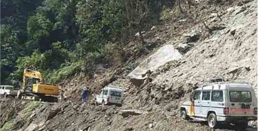 मनाङ जोड्ने एकमात्र बेँसीसहर–चामे सडक आजदेखि दुई बन्द हुने