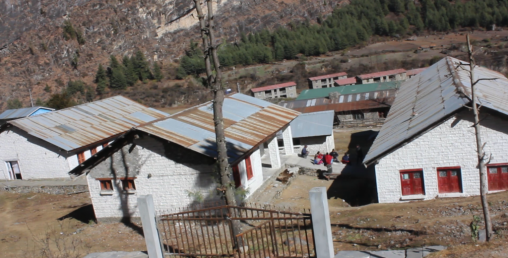 एक चिकित्सकका भरमा जिल्ला अस्पताल