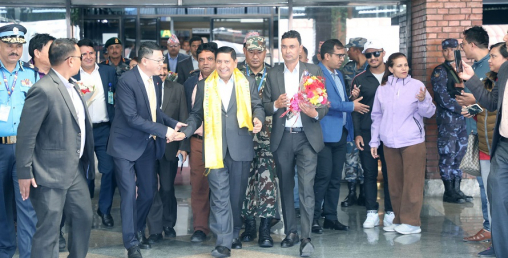 उपप्रधानमन्त्री श्रेष्ठ स्वदेश फिर्ता