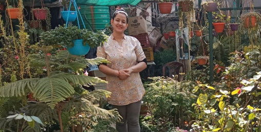 क्या काइदाको काम: पुतली र फूलसँग खेल्ने महिनाको ५० हजार राख्ने