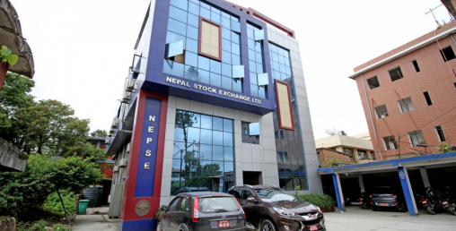 तीन कम्पनीको शेयर कारोबार फुकुवा