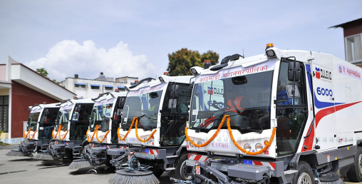 आखिर ब्रुमर बन्यो सेतो हात्ती, सडकमा धुलो उस्तै