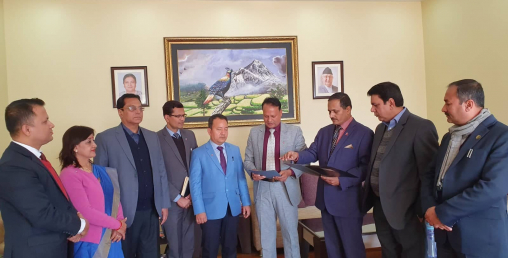 “मुक्तिनाथ विकास बैंकको सञ्चालकहरुद्वारा सपथ ग्रहण”