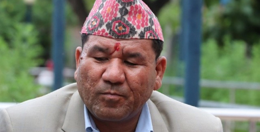 राज्यमन्त्री विरुद्ध किर्ते तथा ठगिको मुद्दा, पदबाट राजीनामा