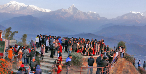 पोखरामा नयाँ वर्षको स्वागतमा पर्यटक भरिभराउ