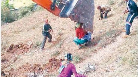 एक्स्काभेटरले मान्छे हान्ने चालक पुर्पक्षमा जेल चलान , तीन जना धरौटीमा छुटे