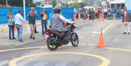 बागमतीका जिल्लामा लाइसेन्सको ट्रायल परीक्षा शुरु