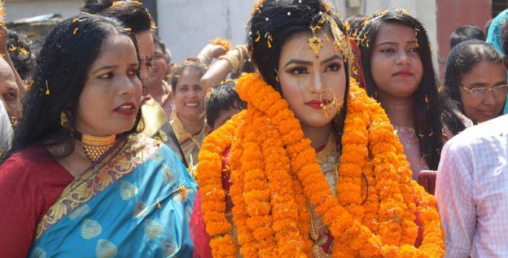 जन्ती लिएर दुलहाको घर पुगिन् दुलही