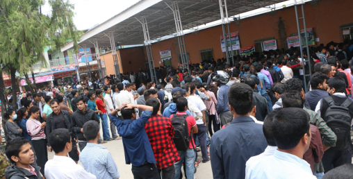 कोरोना त्रासः उपत्यकाबाट बाहिरिने क्रम बढ्यो