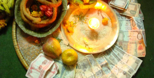 बालबालिकाले देउसीभैलो खेलेर उठाएको रकम बाढीपीडितलाई
