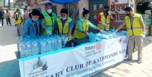 दैनिक मजदुरी गर्ने दुई हजारलाई भोजन