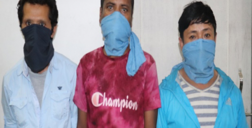 सिक्री थुत्ने तीनजना प्रहरीको कब्जामा